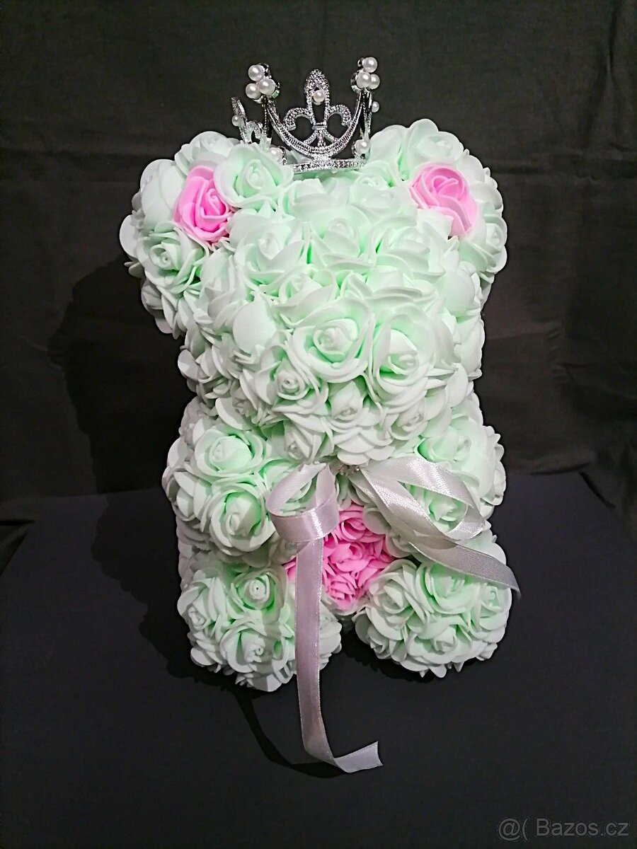 Medvídek z pěnových růží - Mentolový