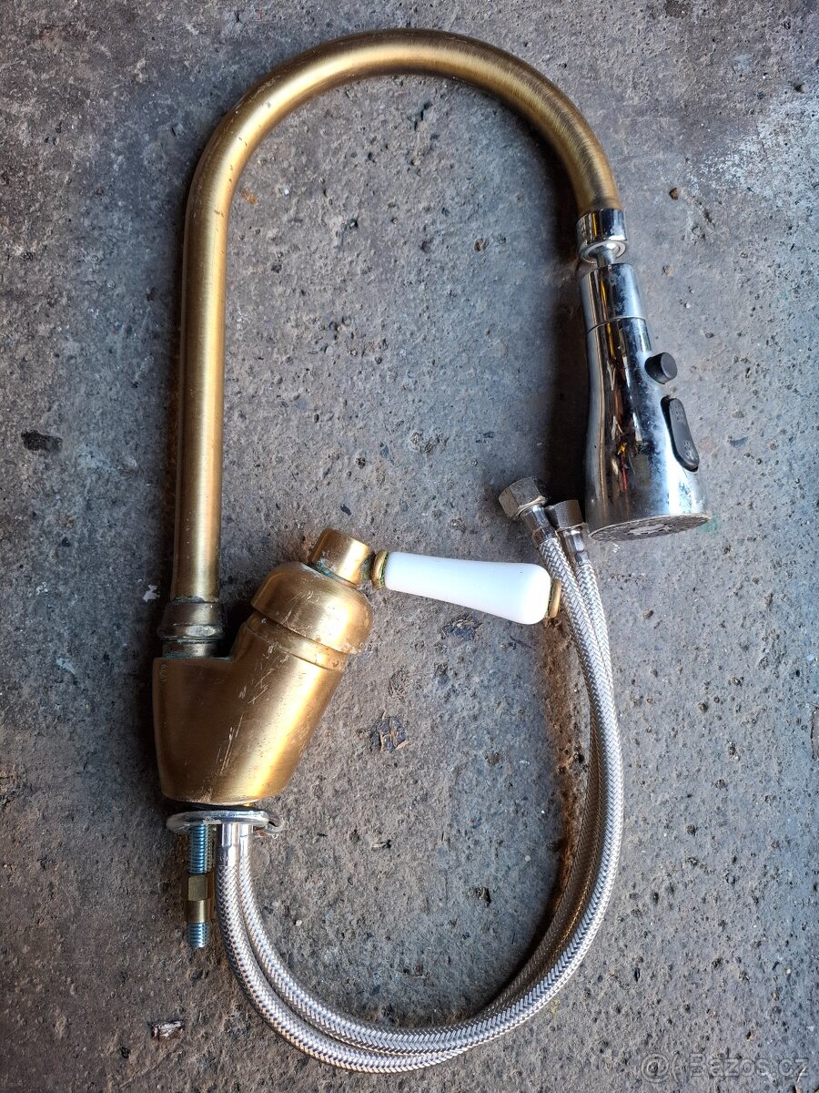 Retro kuchyňská baterie