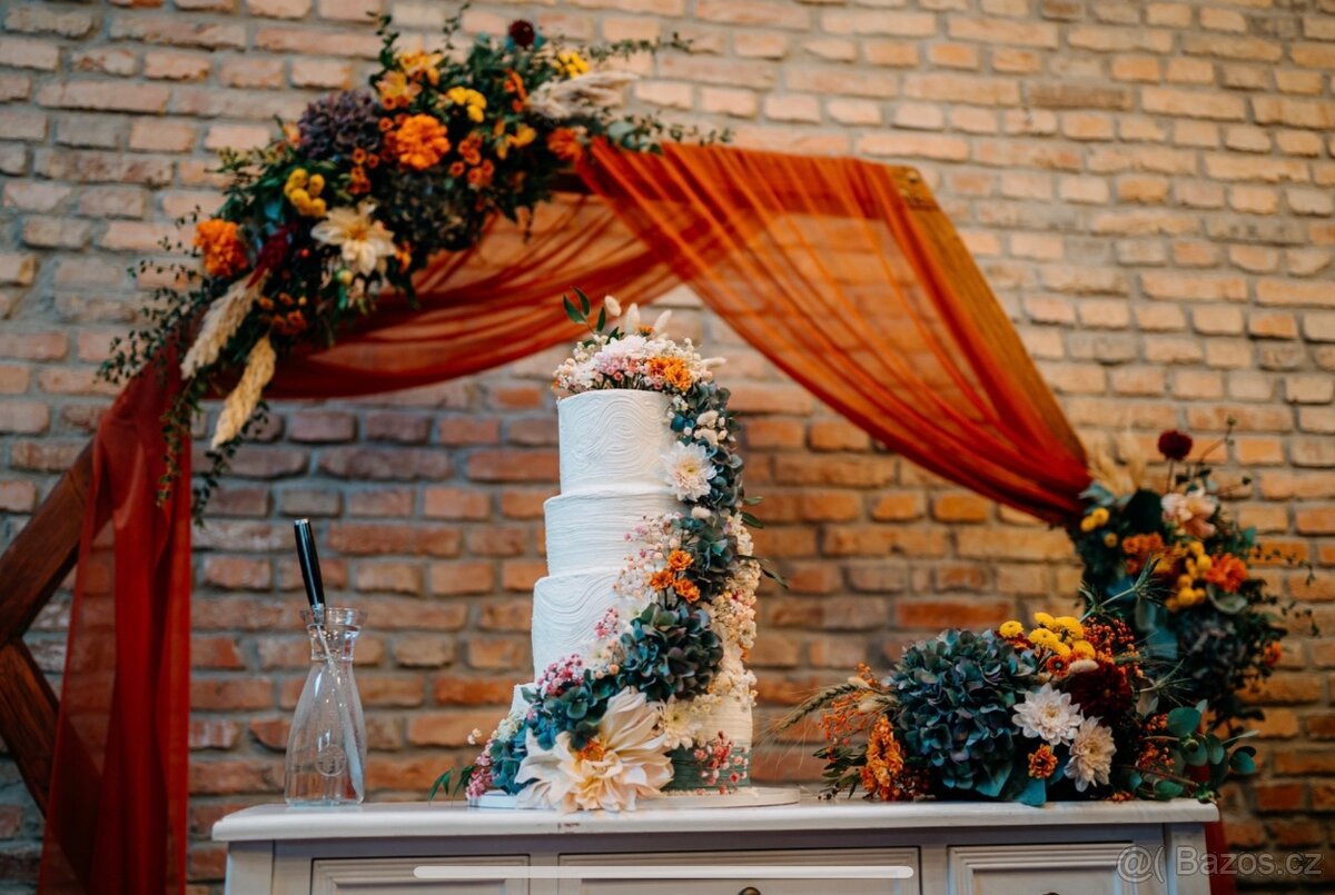 Látka na svatební oblouk