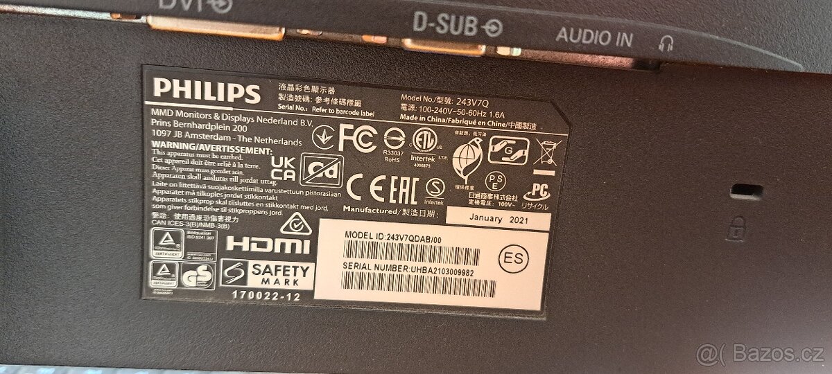 Monitor Philips a bezdrátová klávesnice s myší