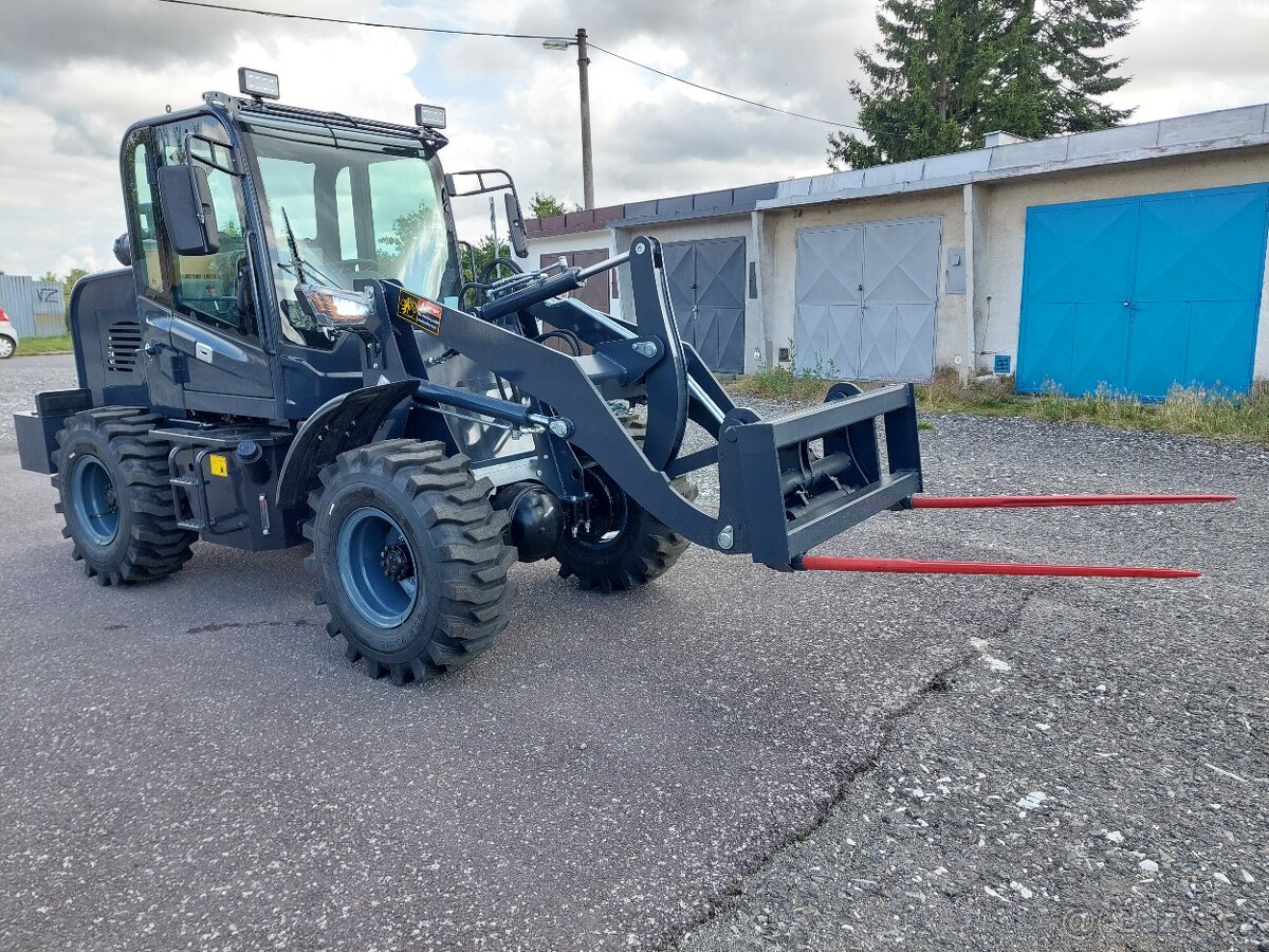 Kolový nakladač TH920