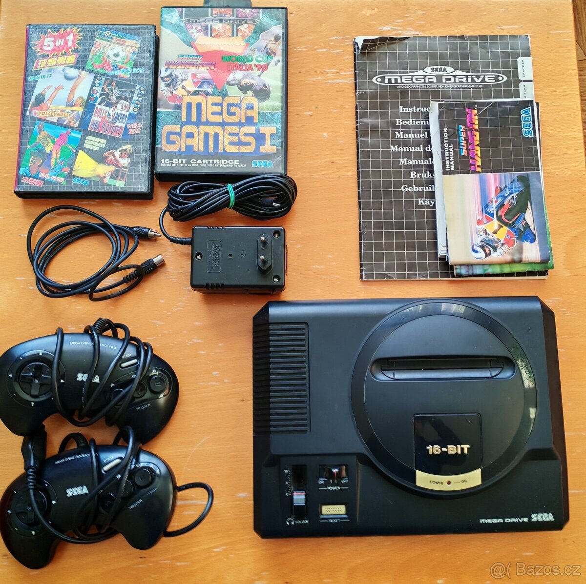 Sega Mega Drive + 2 ovladače + 2 hry