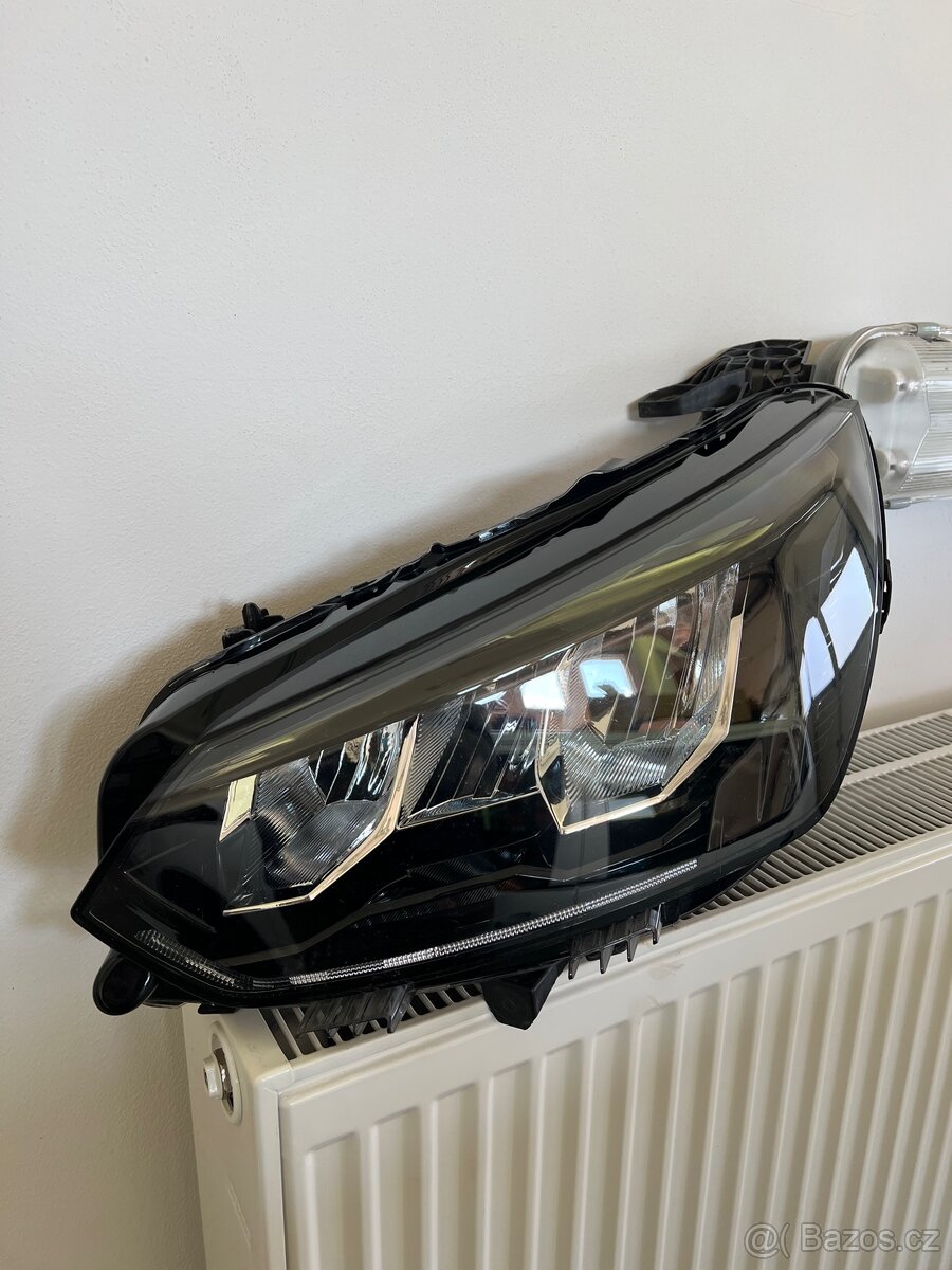 Levé FULL LED přední světlo Peugeot 208 / 2008 II