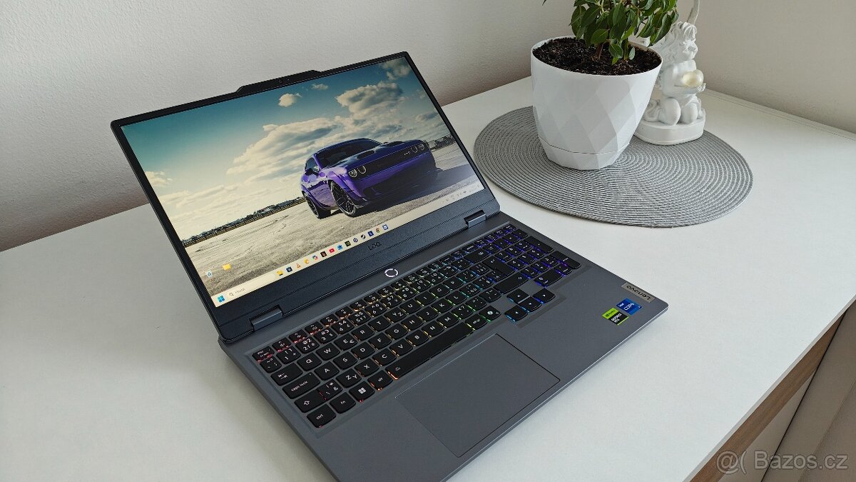 Herní Notebook Lenovo LOQ 15IRX10 šedý