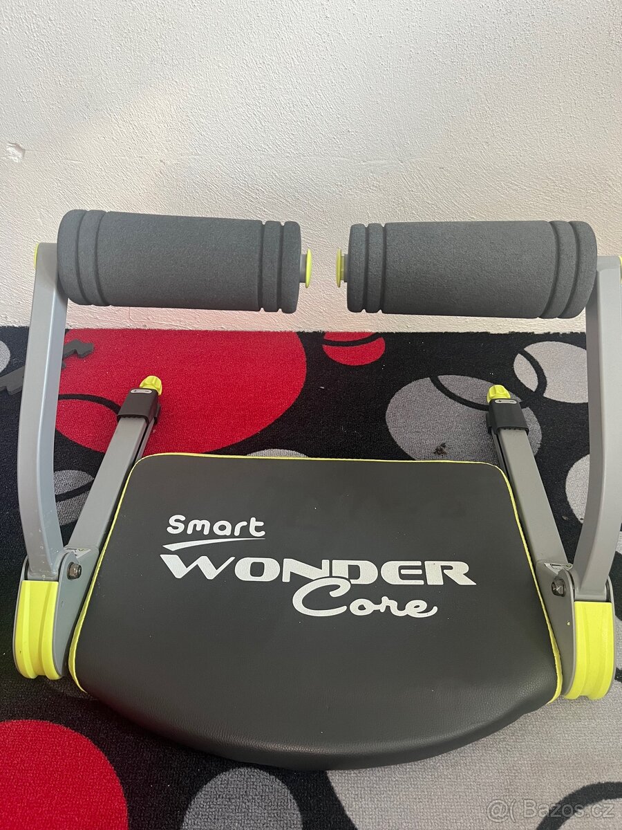 Posilovací stroj na břicho