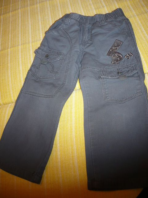 Kalhoty šedé