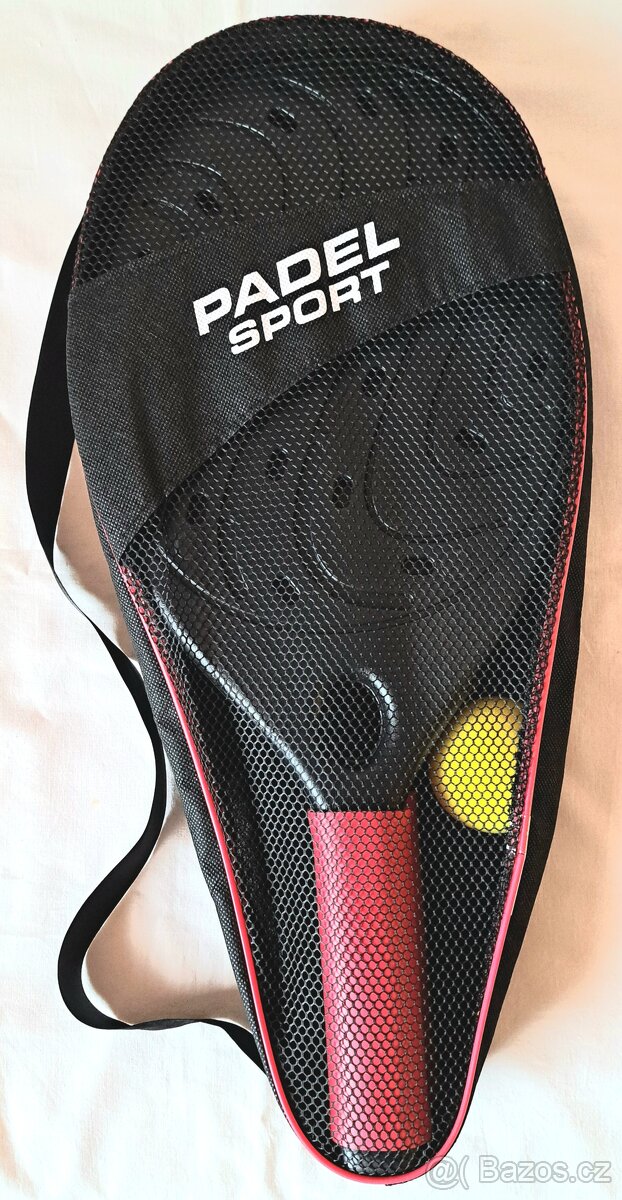 Sada pálek s míčkem na padel
