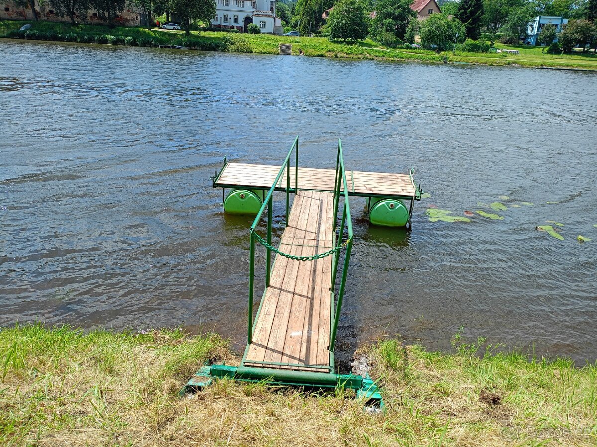 Molo k pronájmu,kotviště.