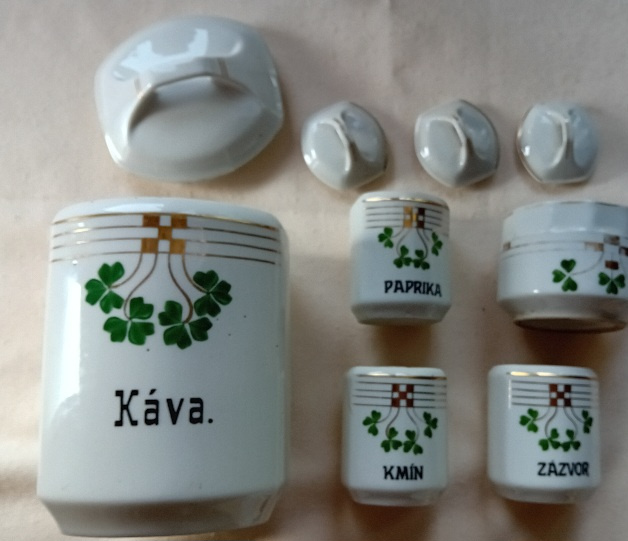 Dóza,kořenky.Jetel