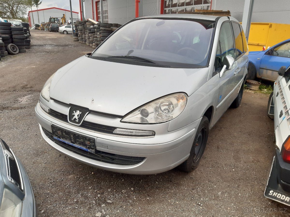 Peugeot 807 2,2HDI 94kW 2003 4HW - DÍLY z vozu