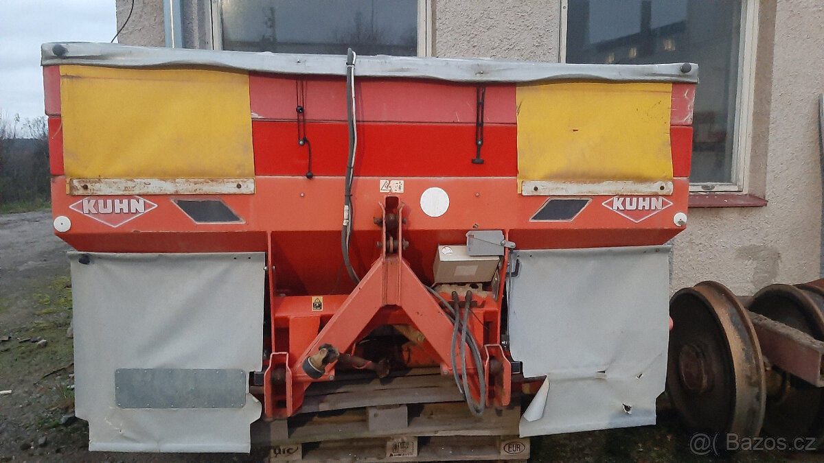rozmetadlo průmyslových hnojiv