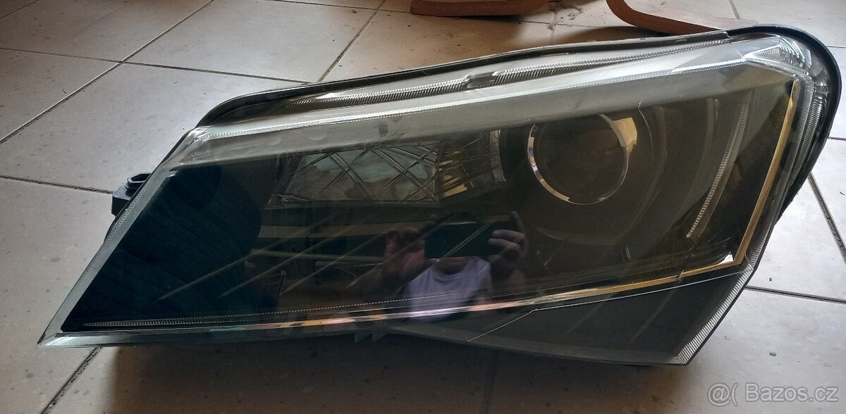 Přední levé led světlo Škoda Superb 3 facelift