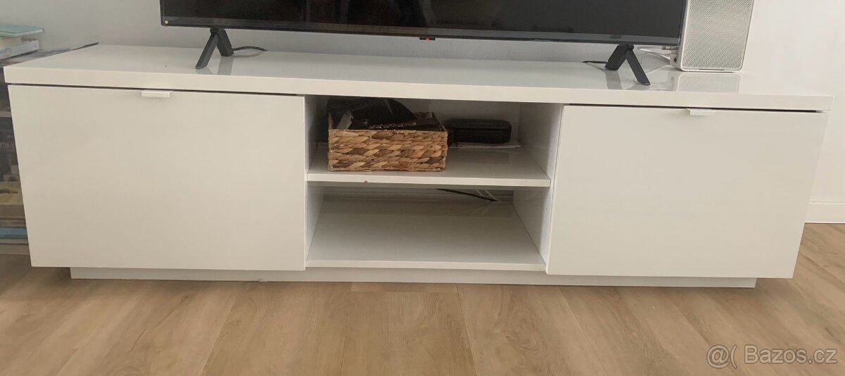 Tv stolek - Ikea
