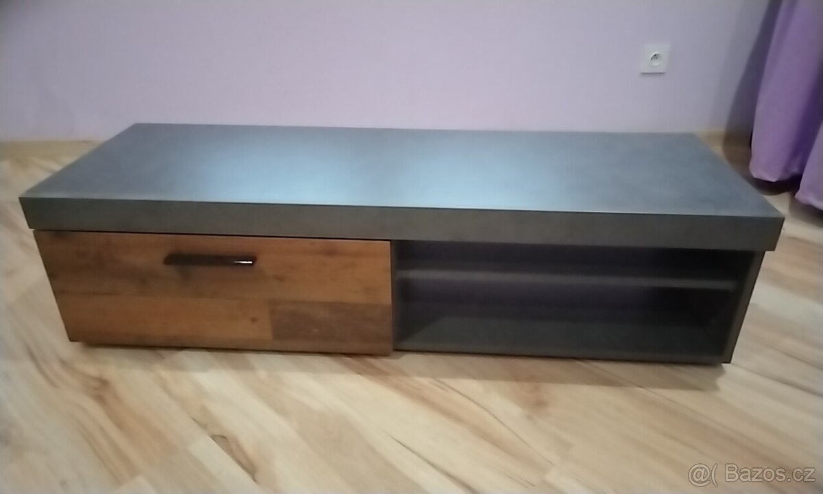 Tv stolek