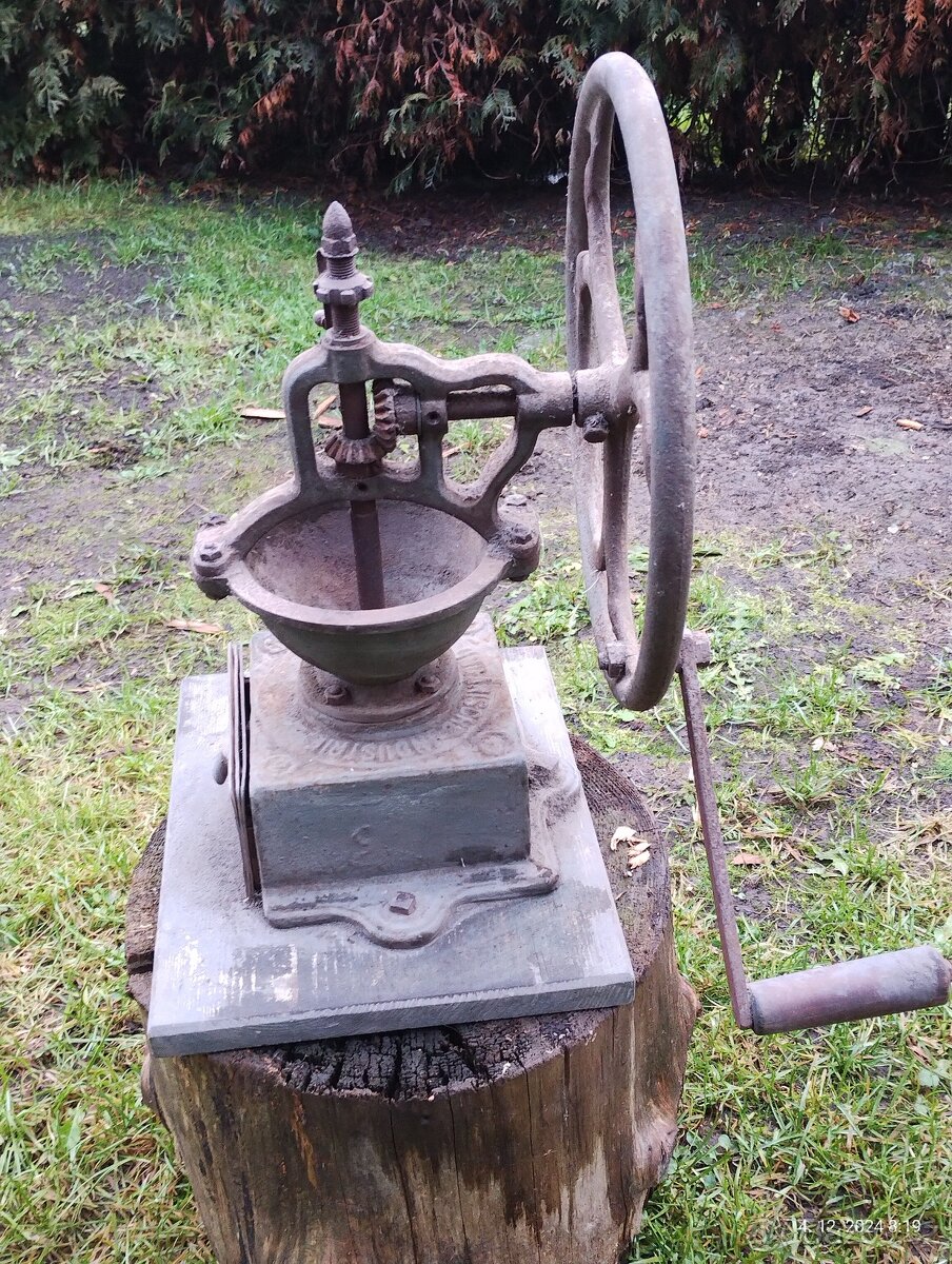 Kupecky mlynek na kavu velký