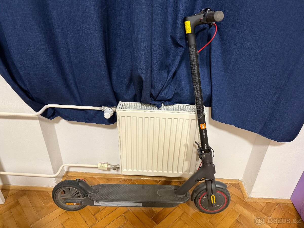Prodám elektrickou koloběžku Xiaomi Mi Electric Scooter Pro