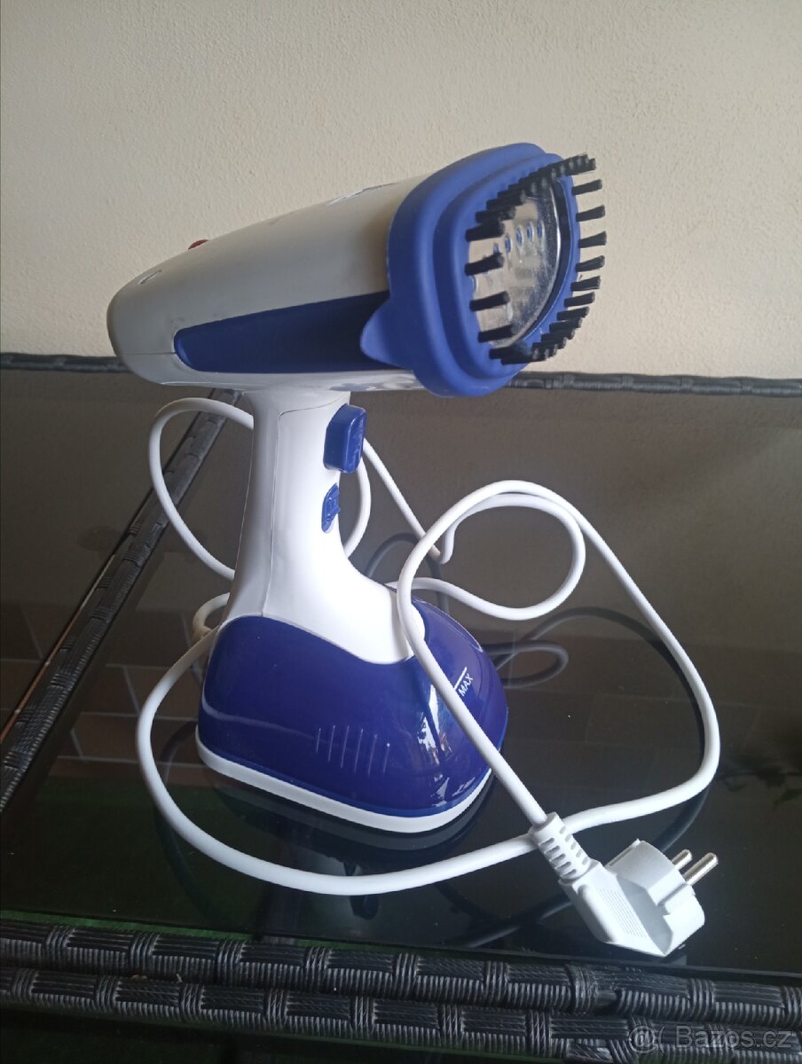 Napařovač oděvů DomoClip