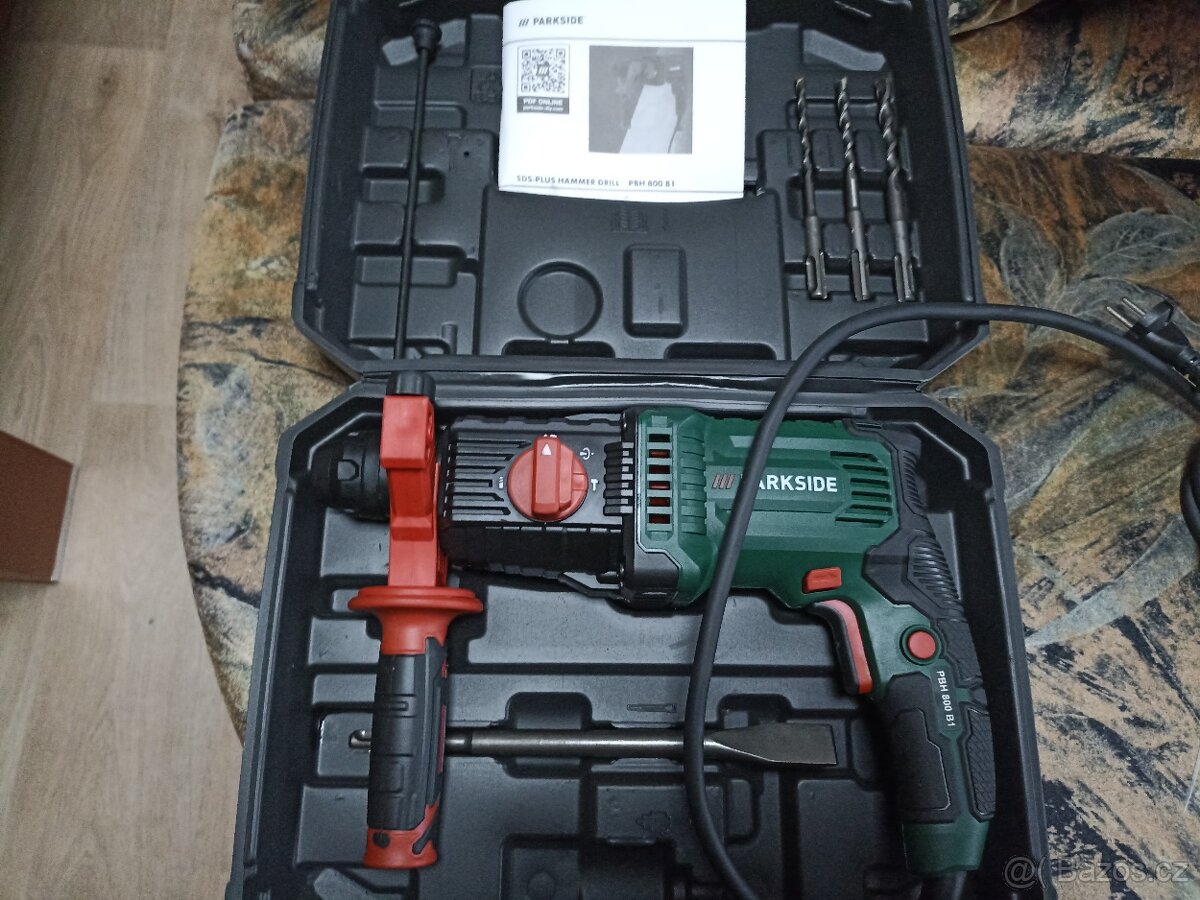 Vrtací a sekací kladivo,zar.3R,ÚČET,nové