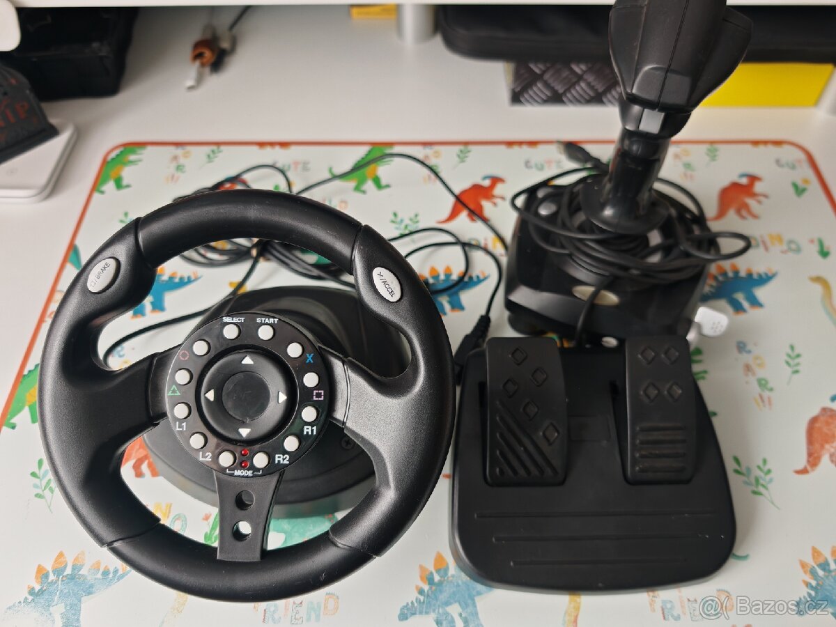 Volant s pedály k PS2