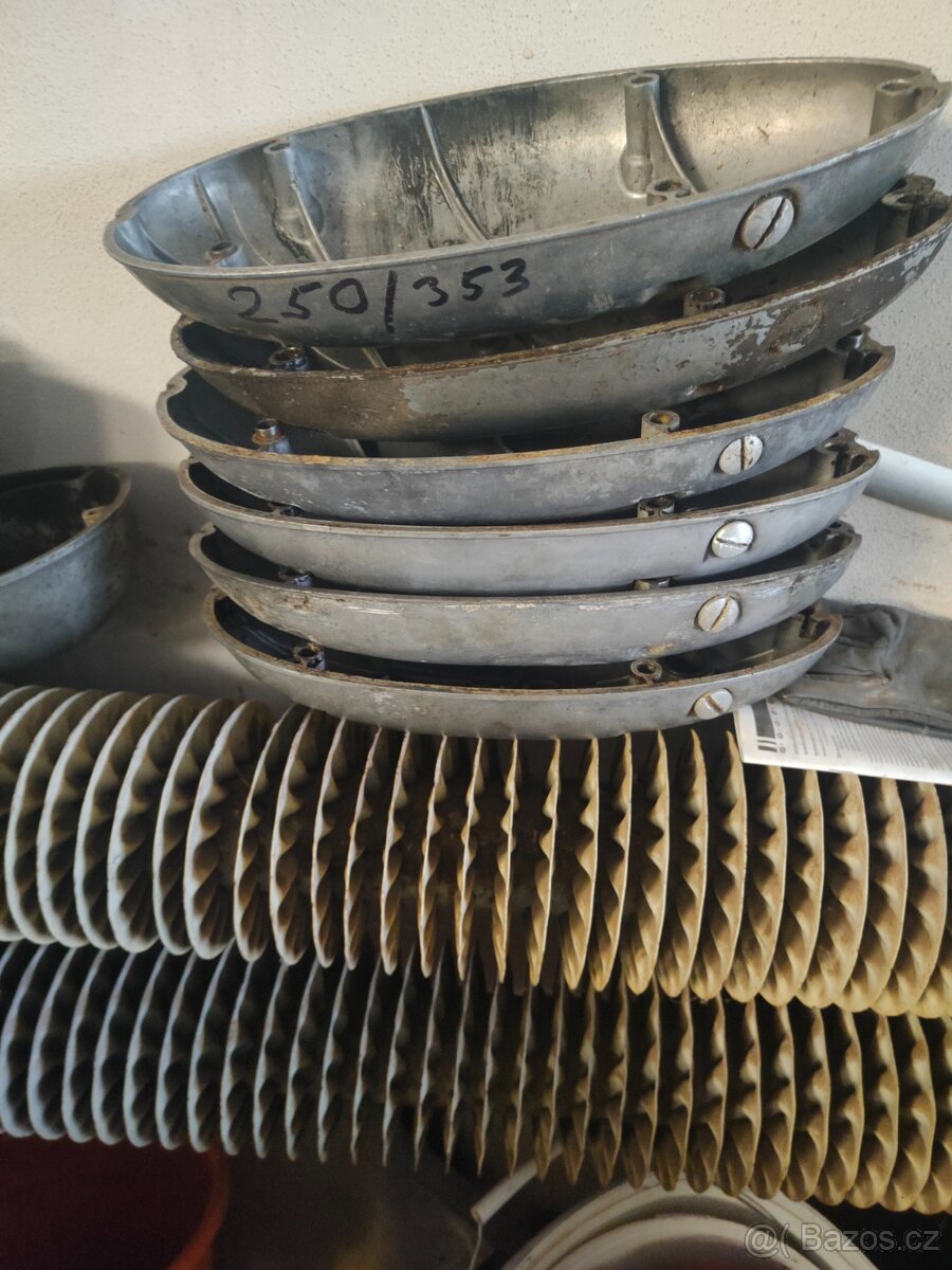 Hlava Jawa a ČZ,víka motoru