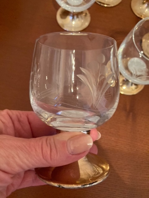 Skleničky s nožkou z alpaky