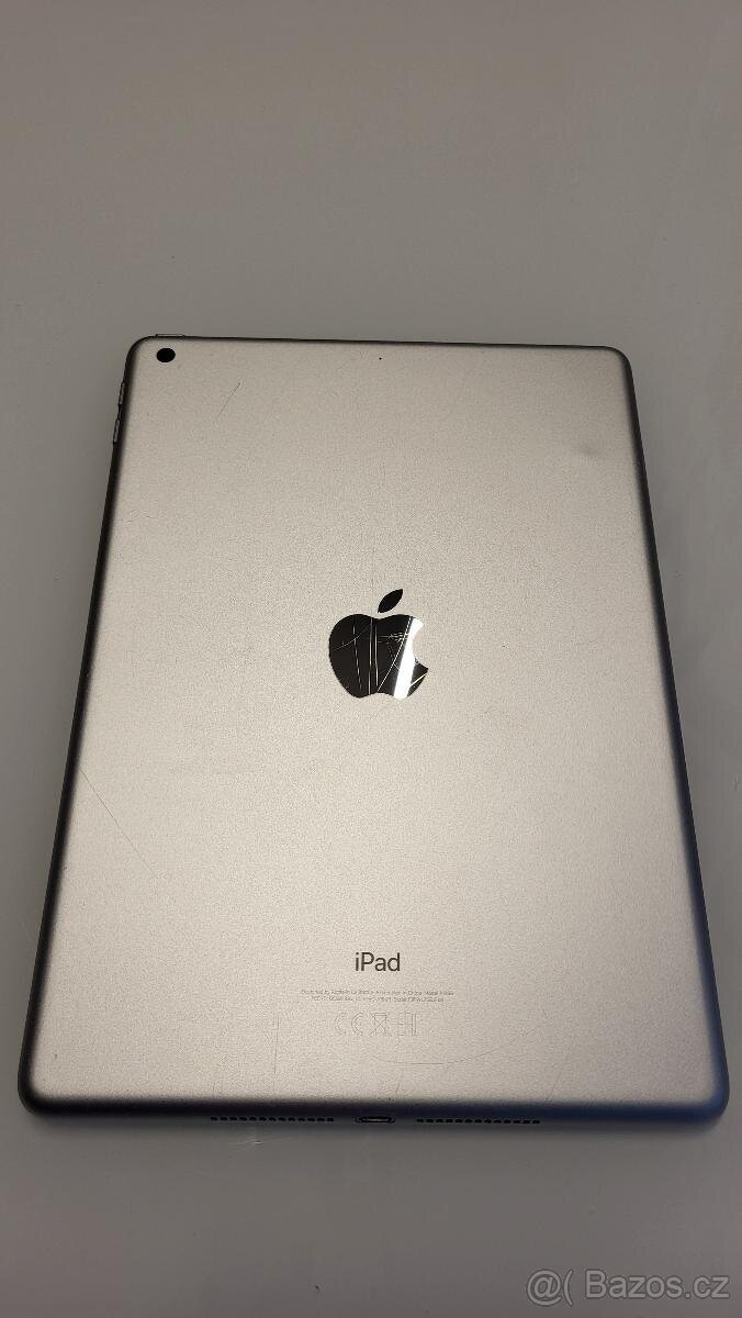 Apple iPad (6. generace) Space Gray -> poškozen 