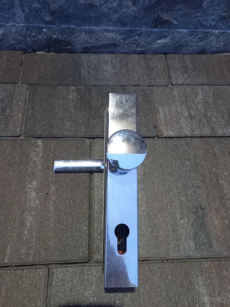 Bezpečnostní kování