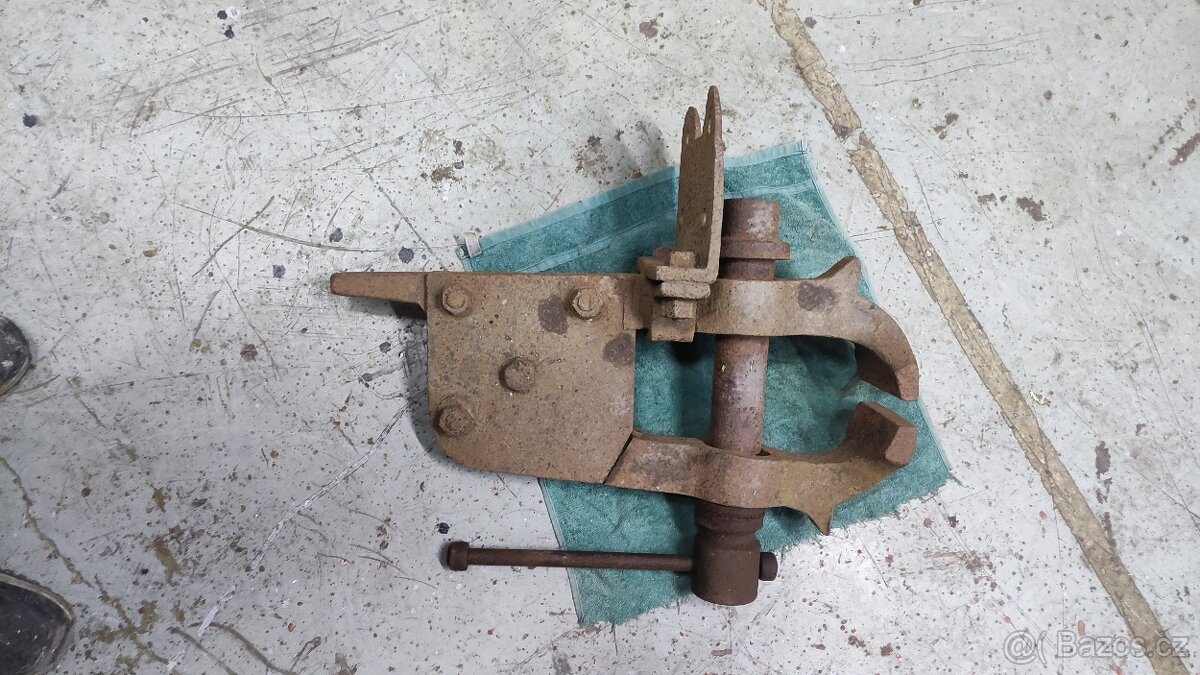 Kovářský svěrák