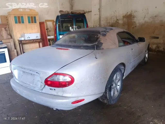 Jaguar XK8