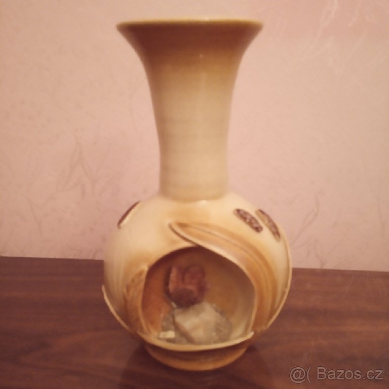 keramická vázička