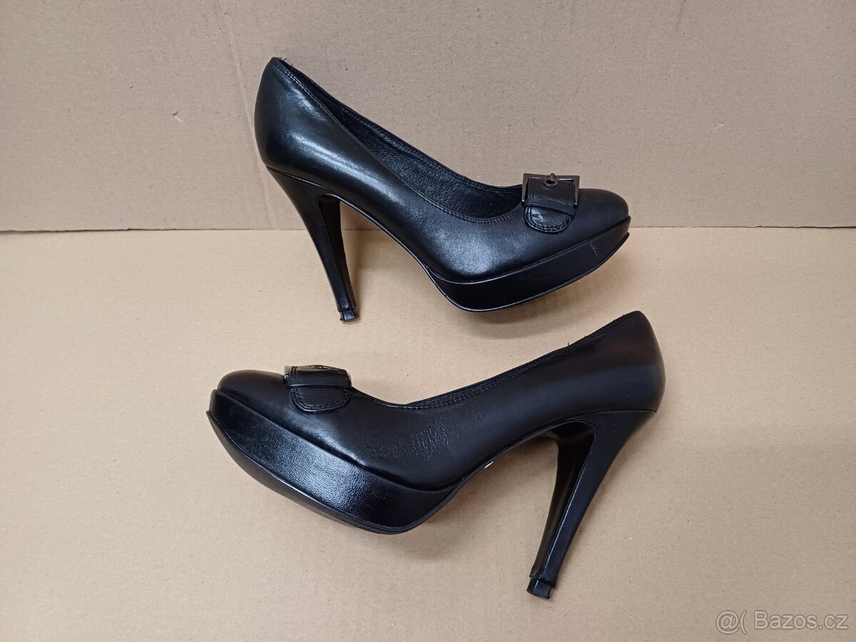 Černé kožené lodičky vel.38