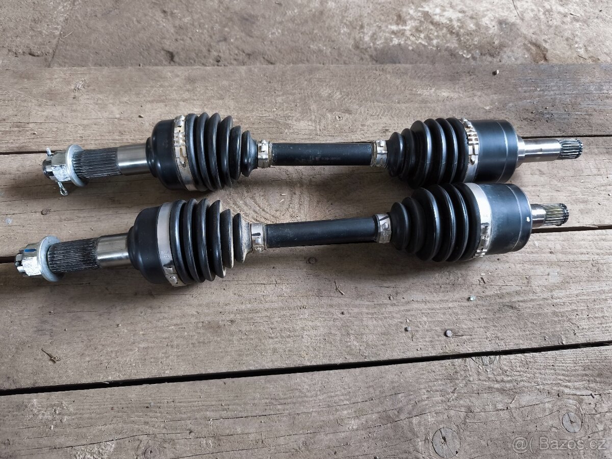 Cfmoto gladiátor goes poloosa