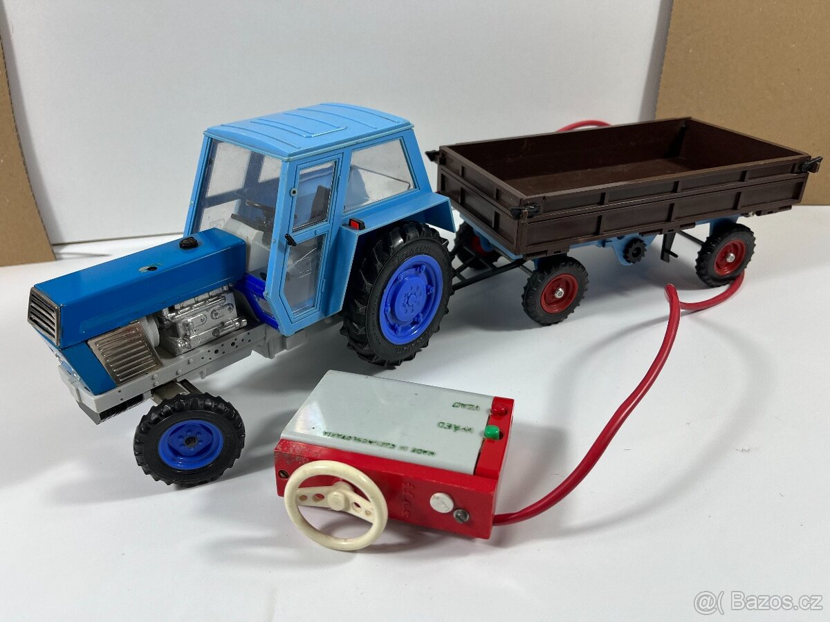 Traktor ZETOR CRYSTAL s valníkem - KDN KADEN - stará hračka
