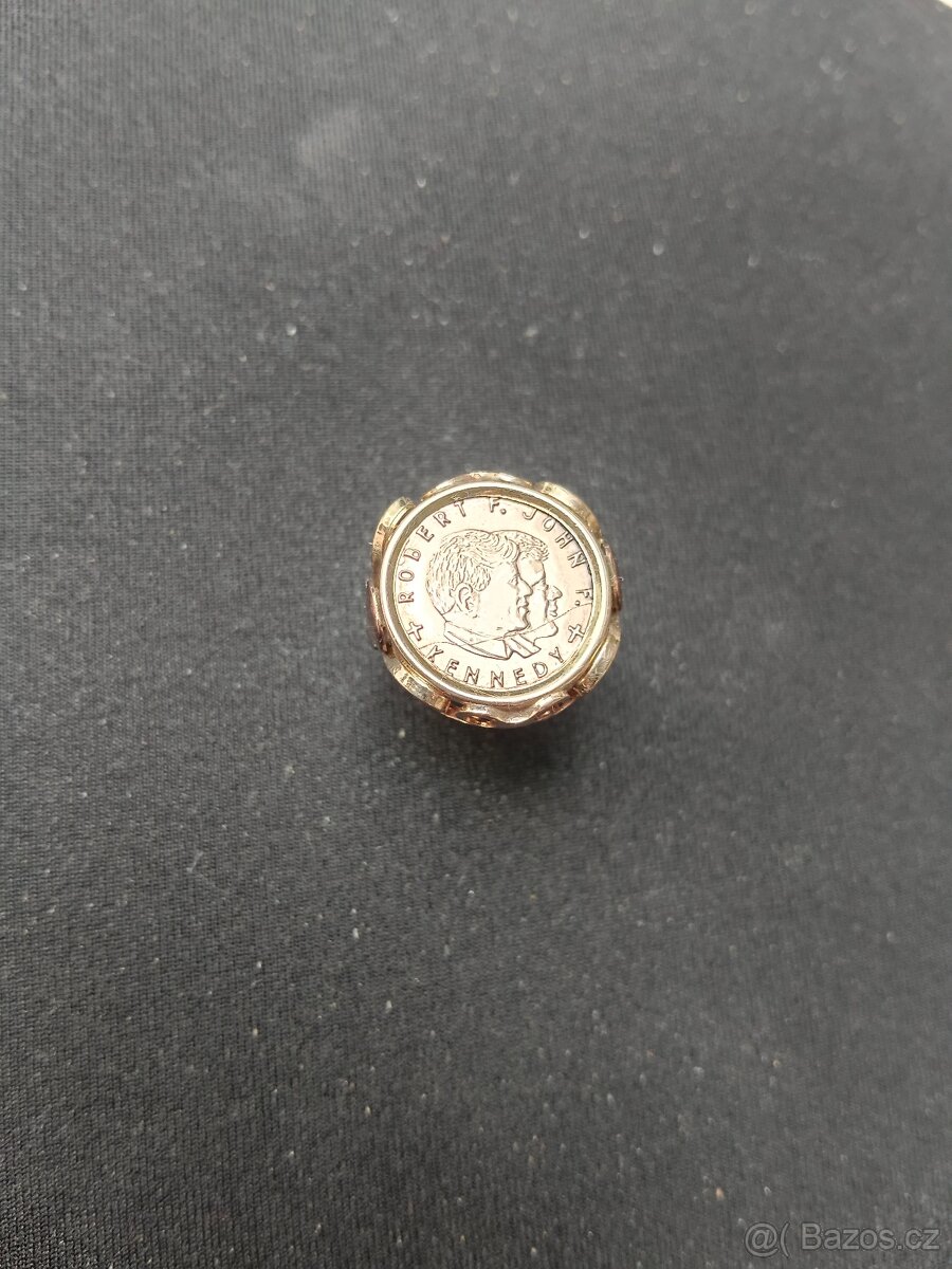 Zlatý prsten s mincí John a Robert Kennedy