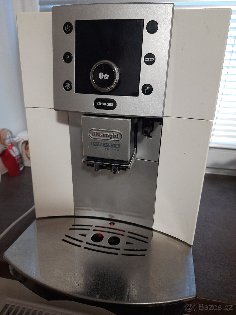 Kávovar DeLonghi Perfecta Cappuccino