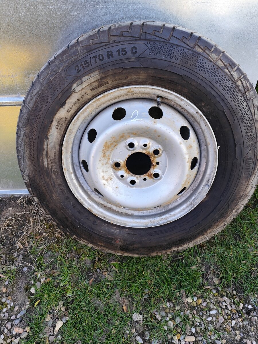 Continental contivancontact 100 215/70r15c