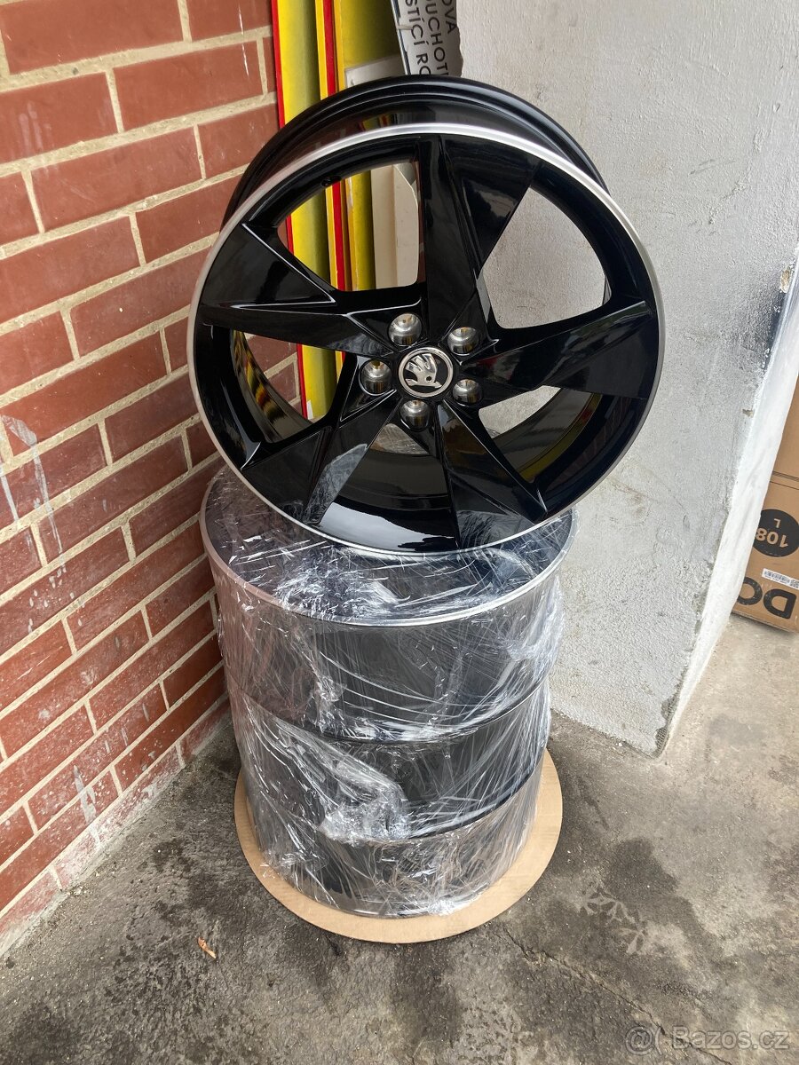 Alu 17" 5x100,škoda " Volans Black " Nové, -36% Scala, Ka