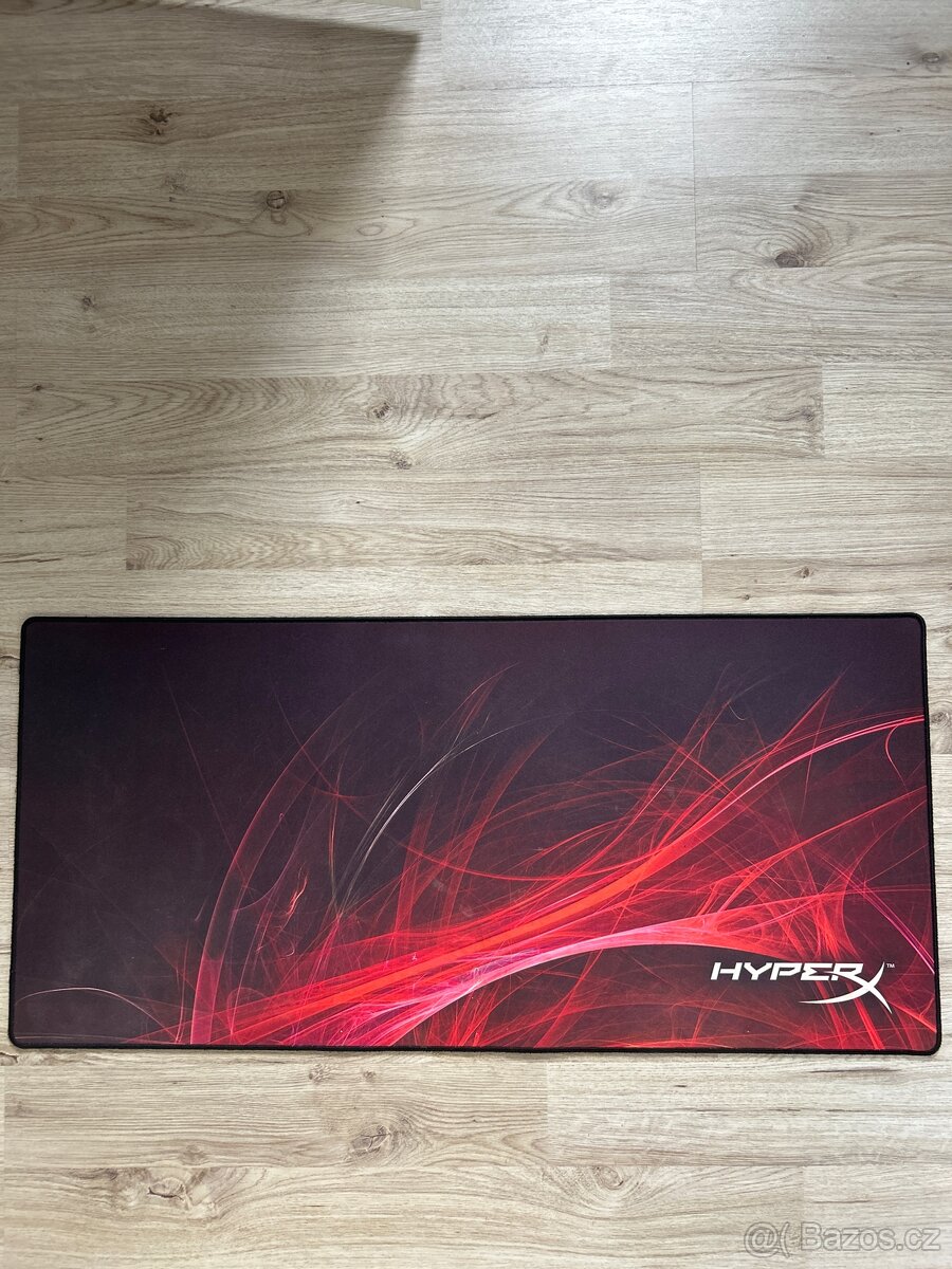 Podložka pod herní setup (klávesnice, myš) HyperX