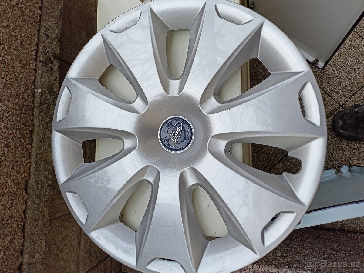 Originál poklice Ford.