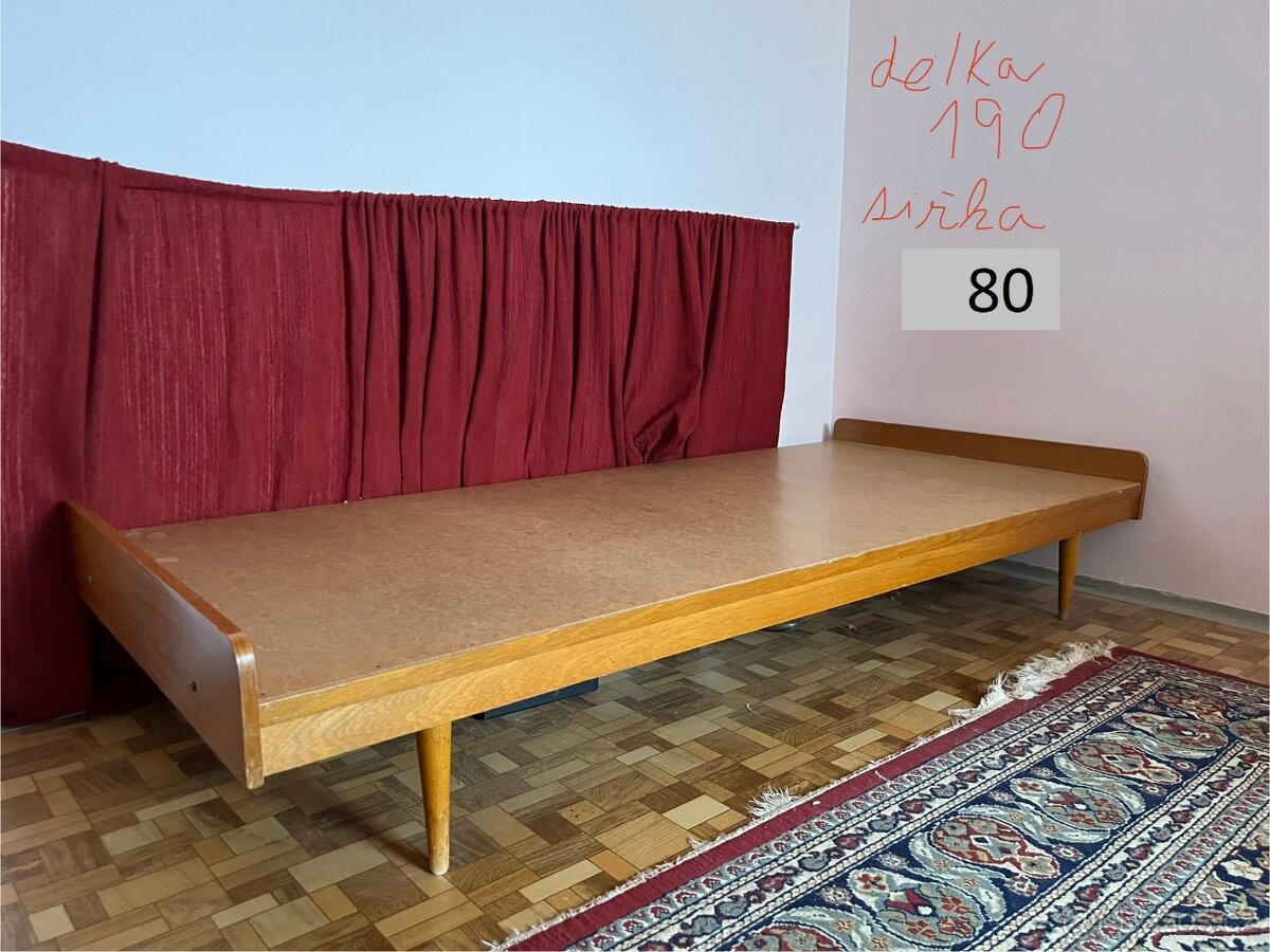 Staré postele