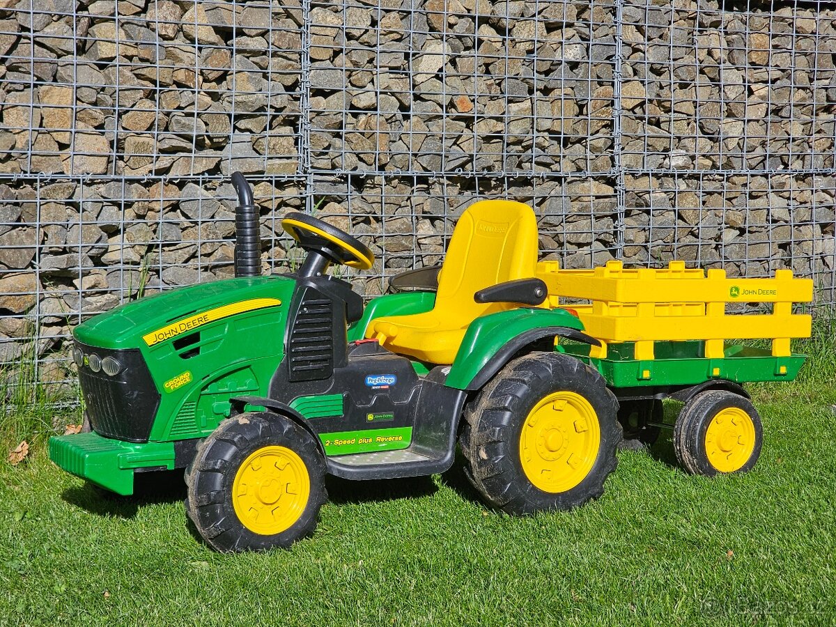 Elektricky traktor Peg-Pérego John Deer + vlek