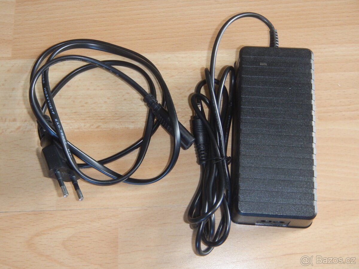 Síťový adaptér ADC018 12V/5A