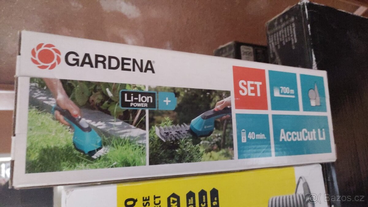 Akumulátorové nůžky GARDENA na trávu ClassicCut Li