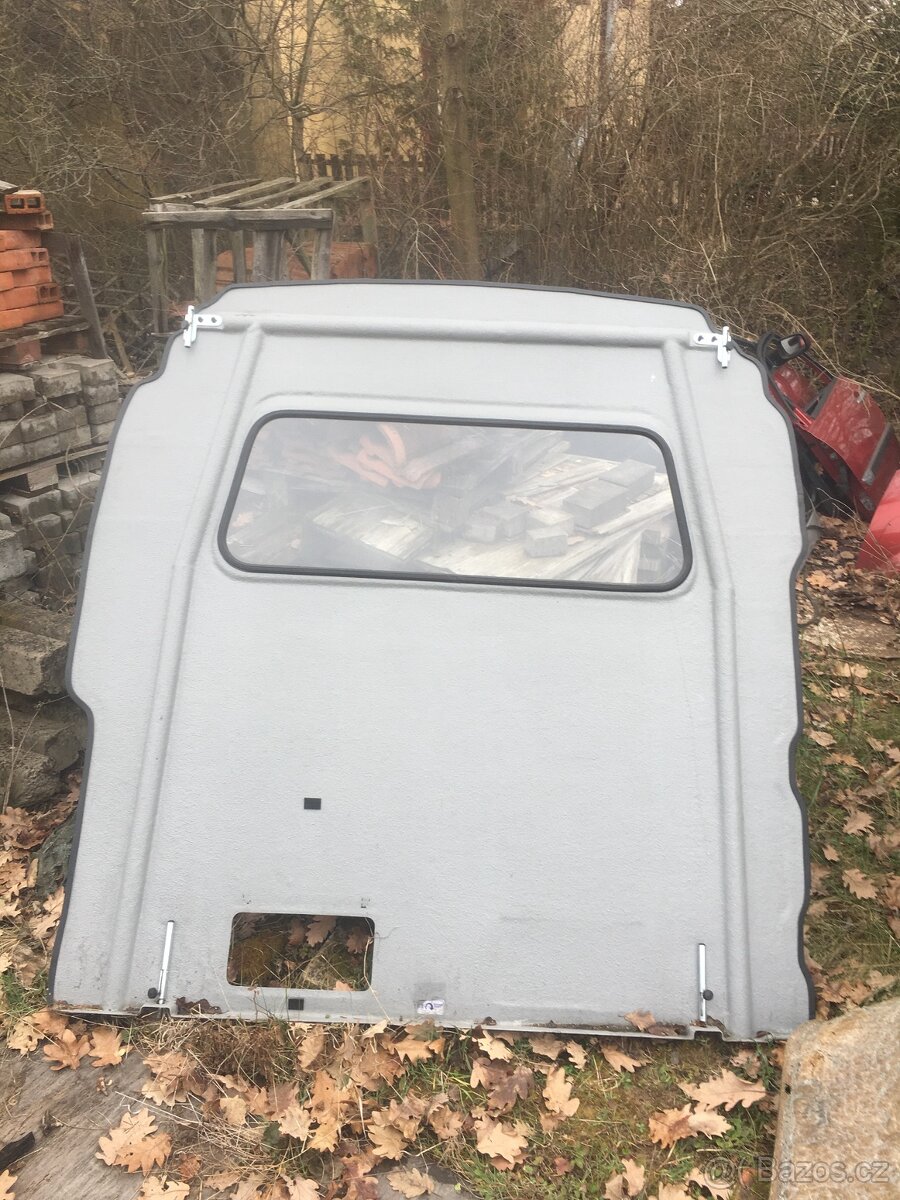 Ford Transit - dělící příčka