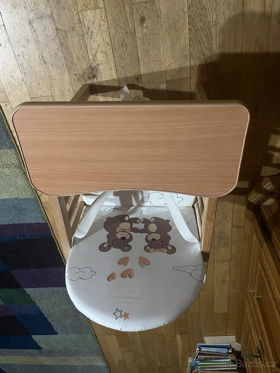 Jídelní stolek s židli pro kojence a batolata