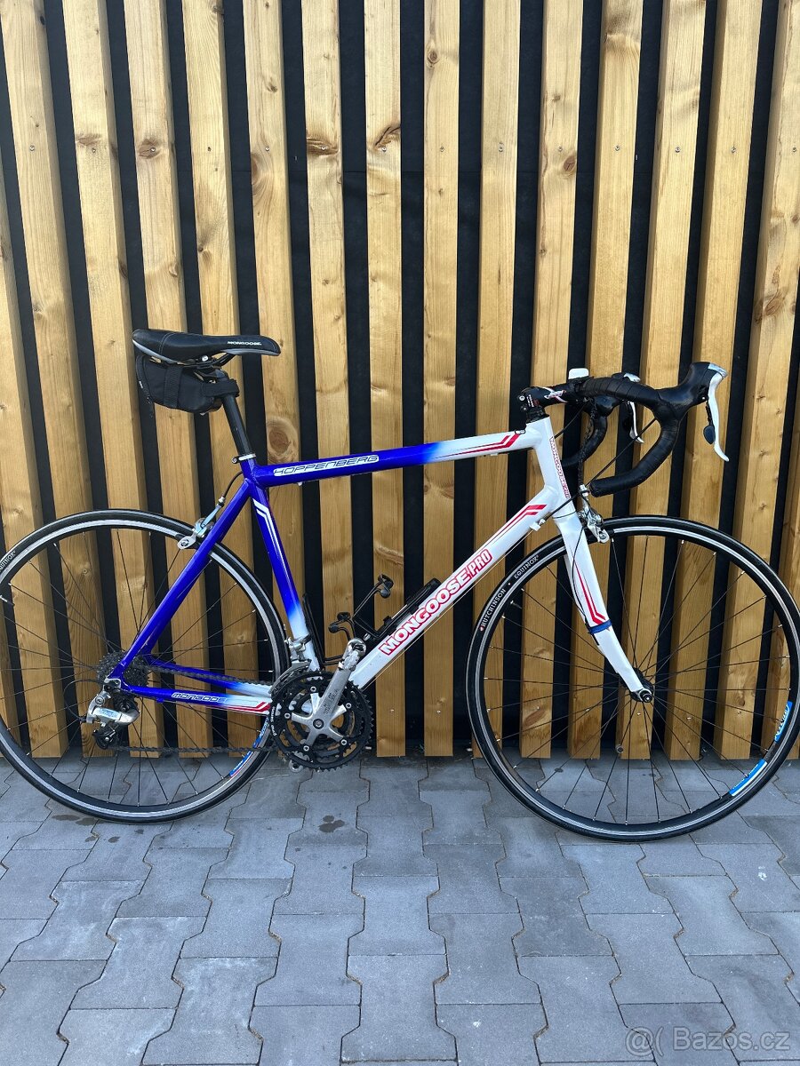Silniční kolo mongoose