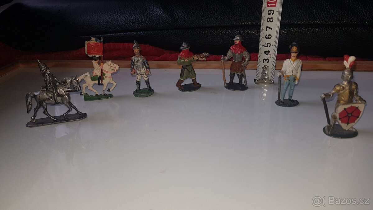Retro kovové figurky dle fotek
