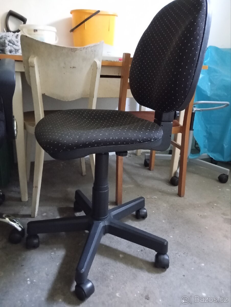 Židle k psacímu stolu