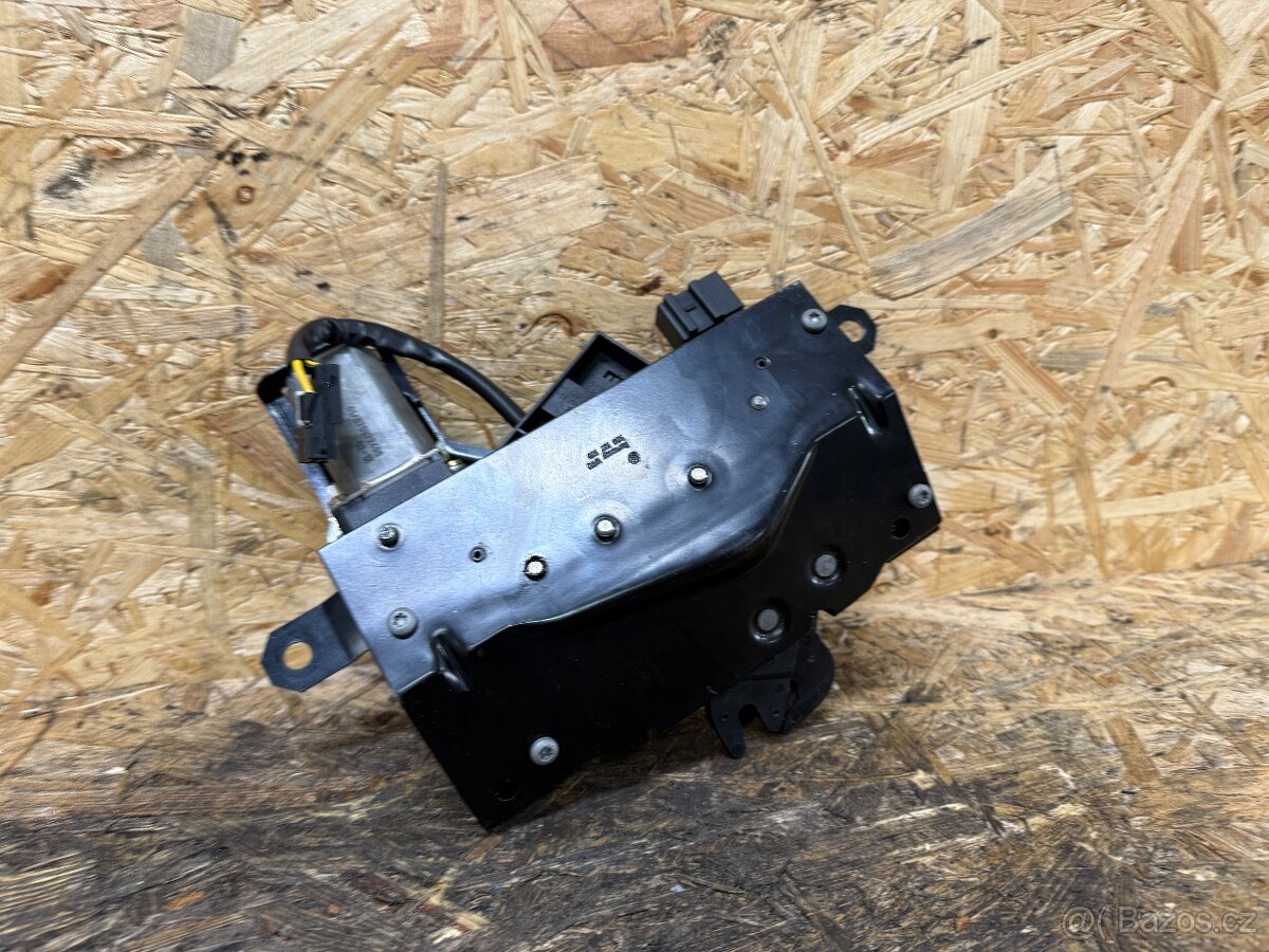 ZADNÍ ELEKTRICKÝ ZÁMEK KUFRU VW PHAETON 3D5827505