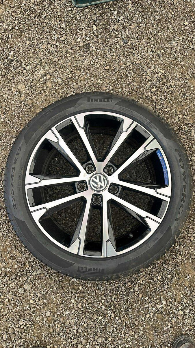 PRODÁM 4X ALU VW GOLF 17 SINGAPURE BLACK/GLOSSY + LETNÍ PNEU